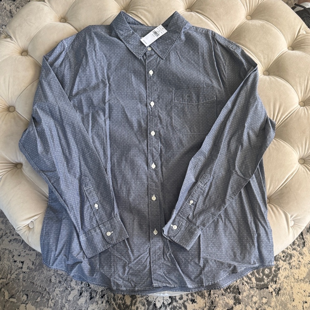 American Eagle Outfitters Gray Button-Down Shirt